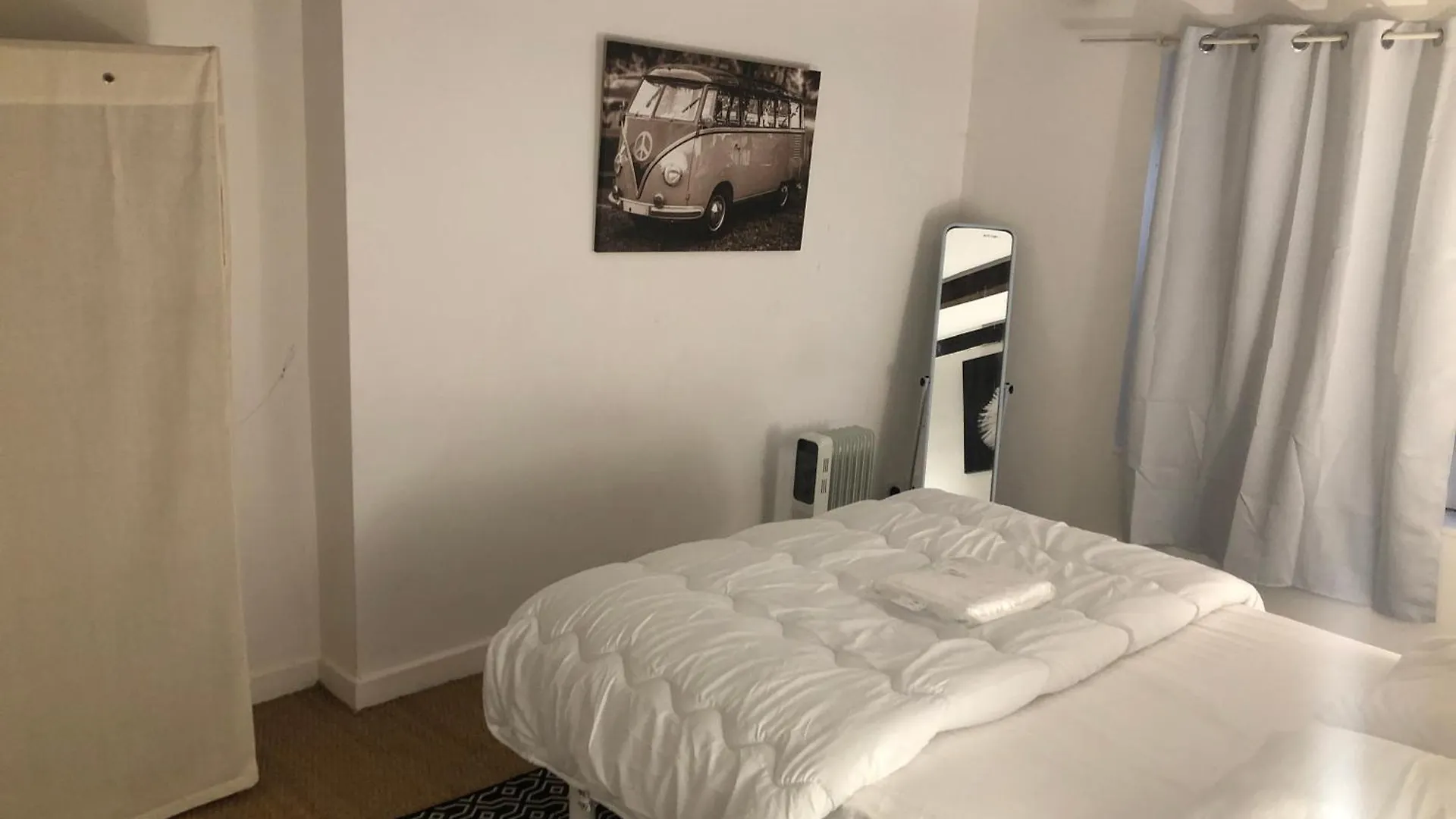 Appart Hotel Le Victor Hugo 3 G Sa Pizza Offerte Aurillac Apartment